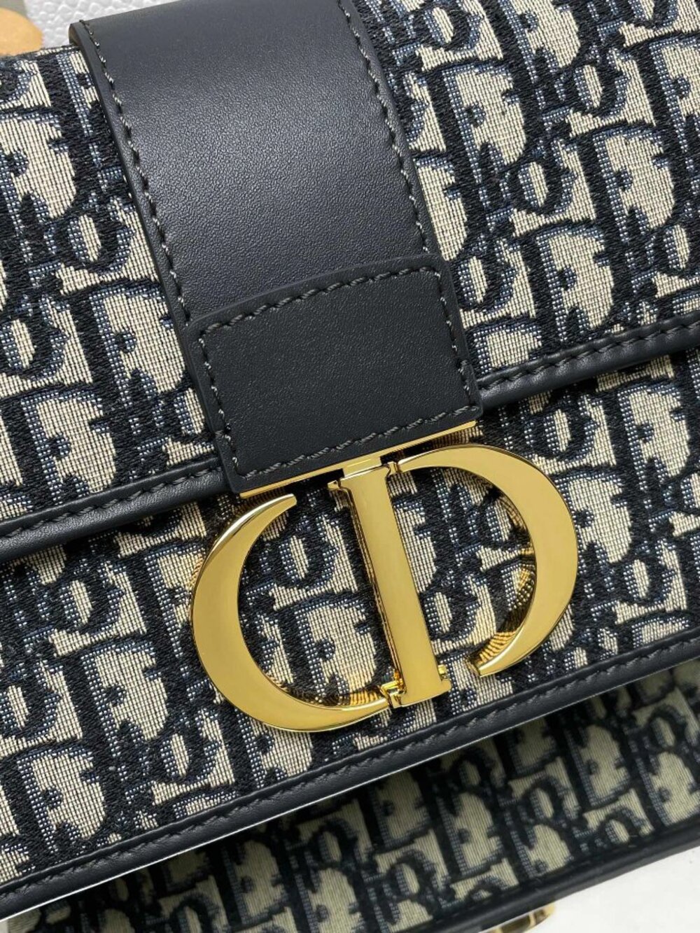 Dior 30 Montaigne East/West Navy Blue Oblique Bag Crossbody - Picture 7 of 8